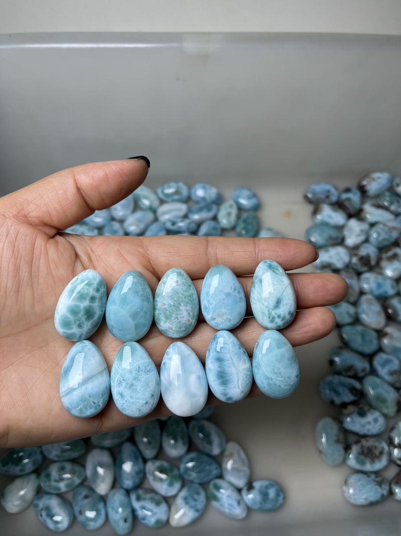 Larimar A202512.jpg